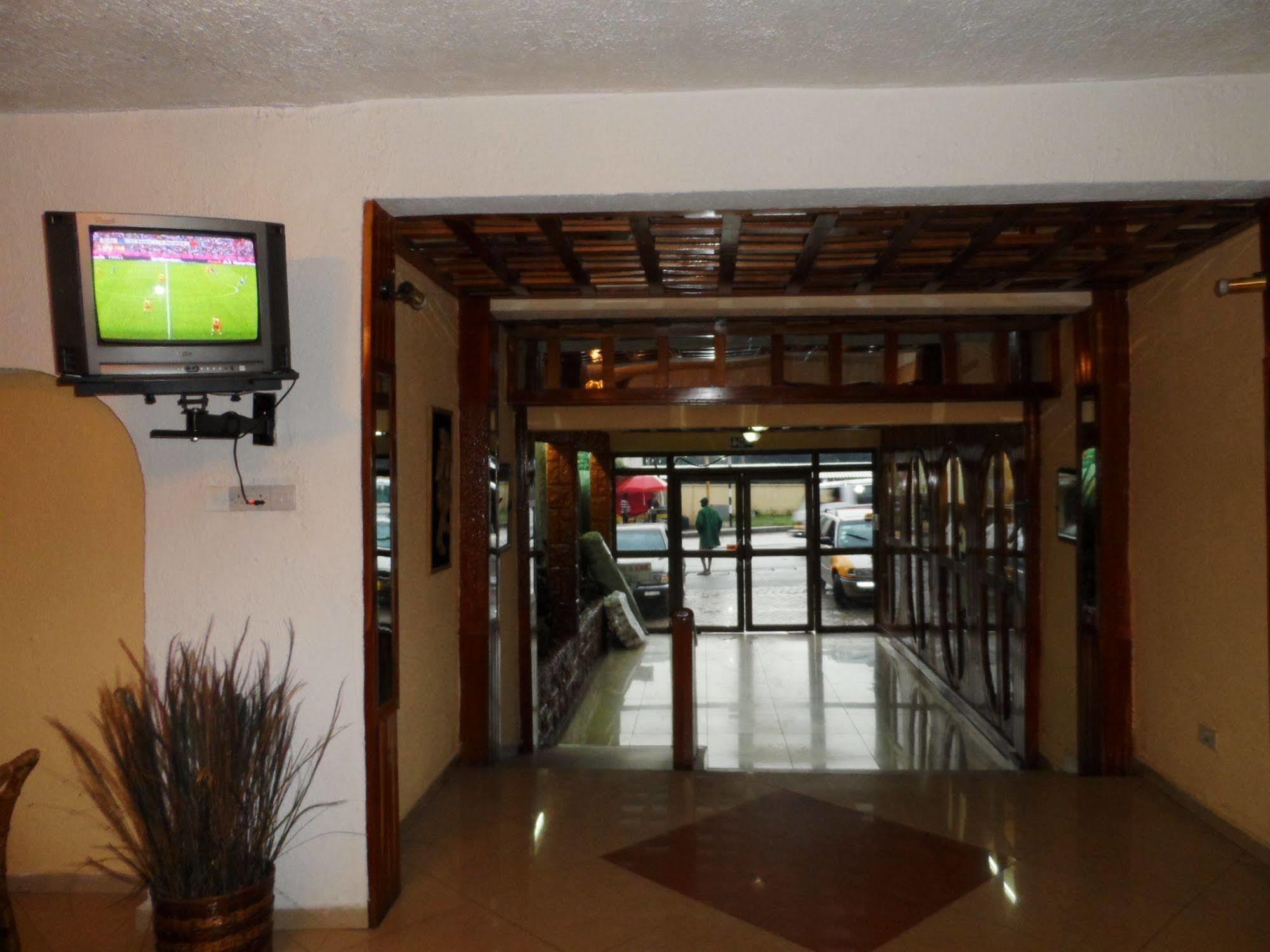 Hotel De Texas Kumasi Buitenkant foto